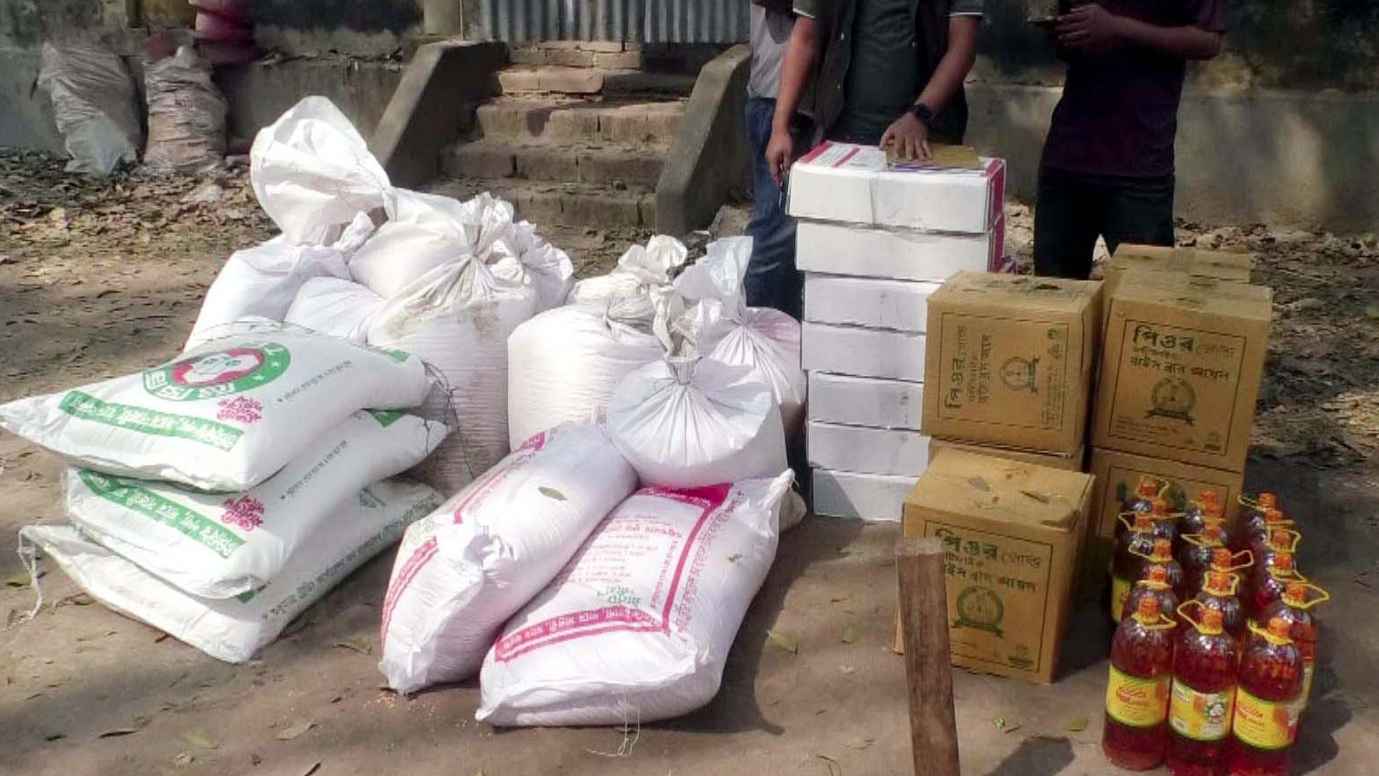 রংপুরে টিসিবি পণ্য উদ্ধার ও গ্রেফতার ১