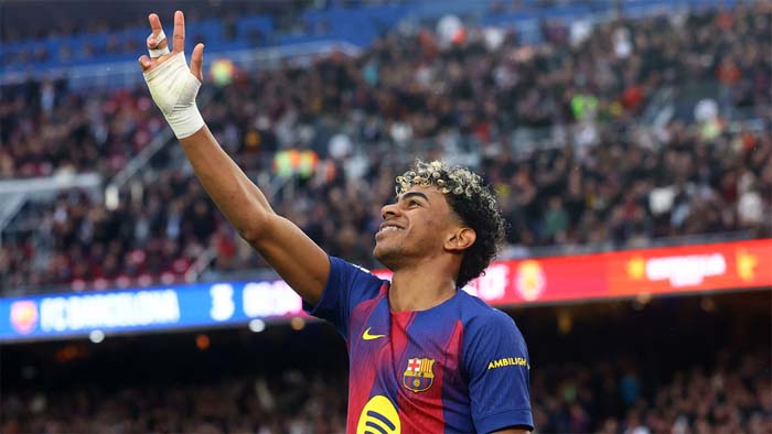 ইয়ামালের হ্যাটট্রিকে বার্সার দাপট