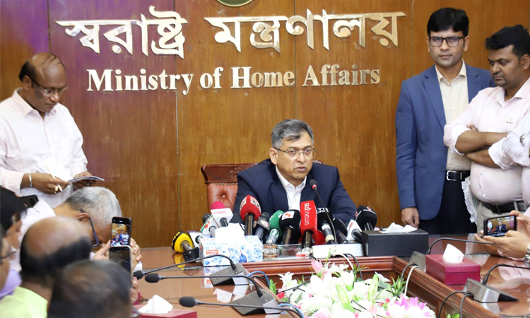 জুলাই চার্টারের আলোকে পুলিশ মৃত্যুর বিষয়ে ব্যবস্থা নেওয়ার অঙ্গীকার স্বরাষ্ট্রমন্ত্রীর