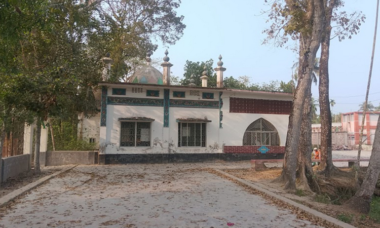 শরীয়তপুরের ঘাটাখান মসজিদটি মুসলিম স্থাপত্যের নিদর্শন