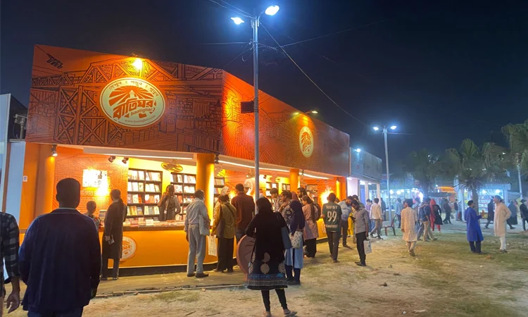 অমর একুশে বইমেলার পঞ্চম দিনে নতুন বই এসেছে ৪০ টি