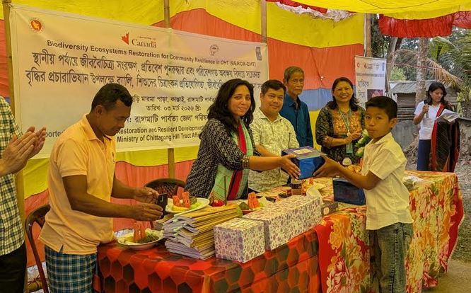 কাপ্তাইয়ে জীববৈচিত্র্য প্রকল্প পরিদর্শনে গ্লোবাল অ্যাফেয়ার্স কানাডার উন্নয়ন উপদেষ্টা 