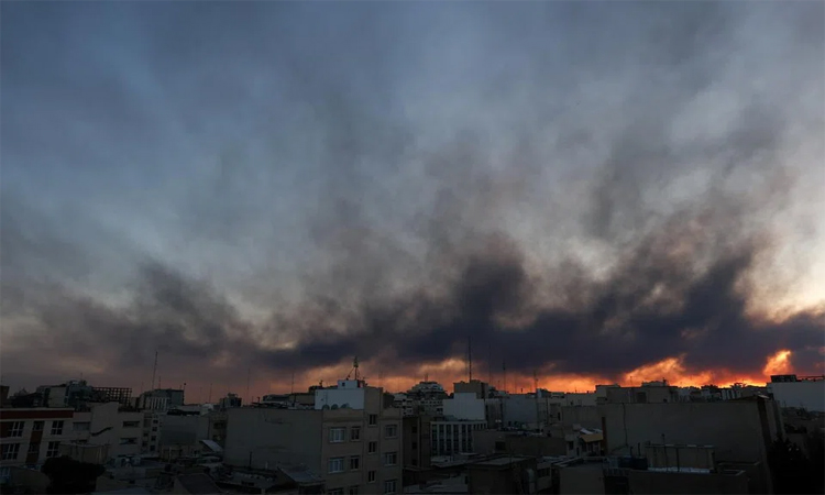 ইরানে প্রায় দুই সহস্র লক্ষ্যবস্তুতে আঘাত: উপ-সাগর জুড়ে ইরানের পাল্টা হামলা