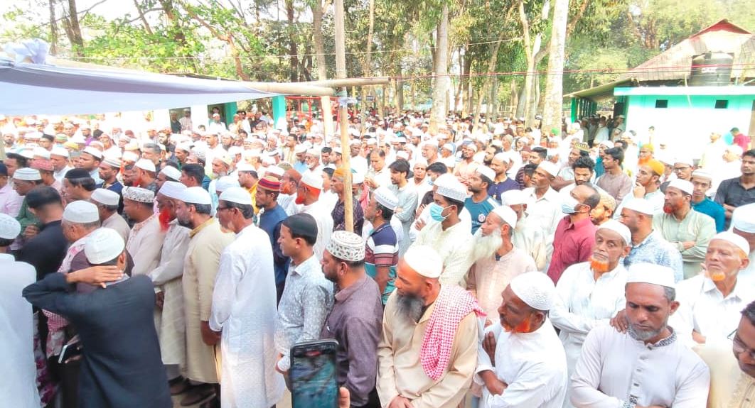 সাংবাদিক দিদারুল আলমের মা আছিয়া বেগমের দাফন সম্পন্ন 