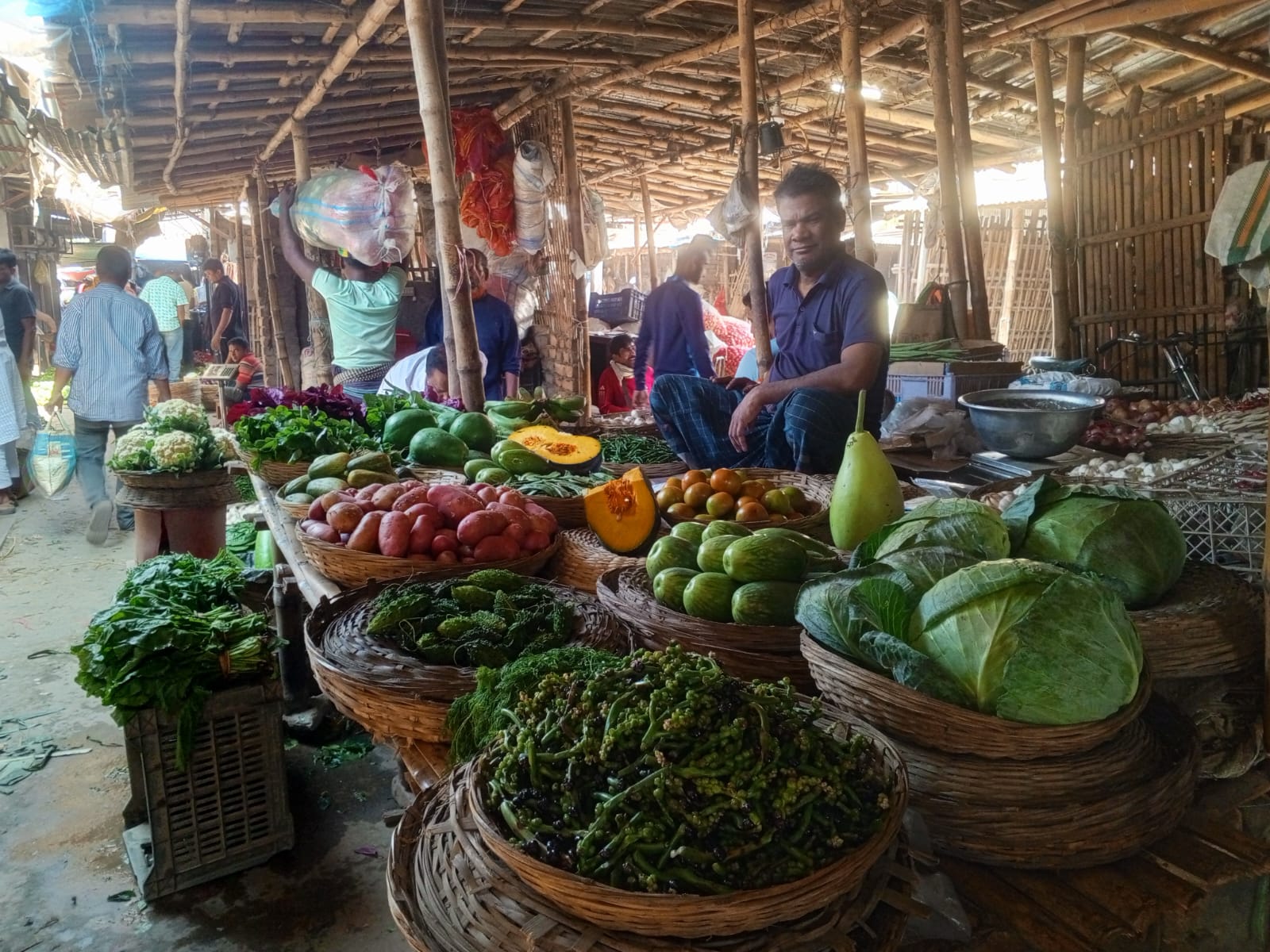 চুয়াডাঙ্গায় সব ধরনের  সবজির দাম কমেছে, ক্রেতাদের মাঝে স্বস্তি