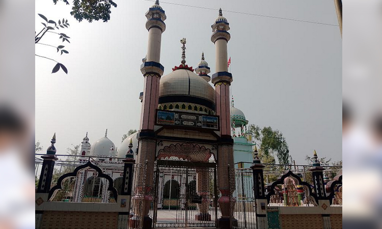 মুসলিম মোগল স্থাপত্যের নির্দশন হিন্দা কসবা মসজিদ