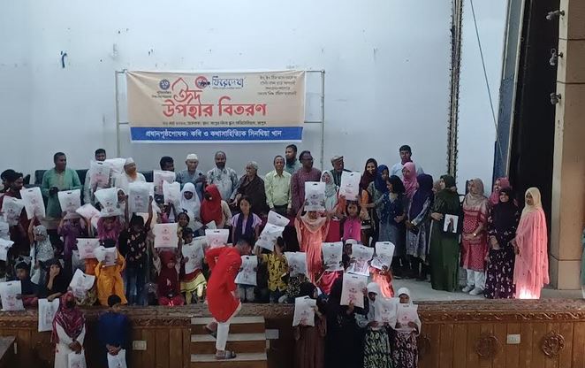 রংপুরে ‘ফিরেদেখা’র উদ্যোগে ঈদ উপহার ও জয়ী শিক্ষাবৃত্তি প্রদান