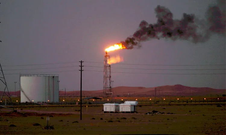 সৌদি আরবে বিমানঘাঁটি ও তেলক্ষেত্র লক্ষ্য করে হামলার চেষ্টা প্রতিহত
