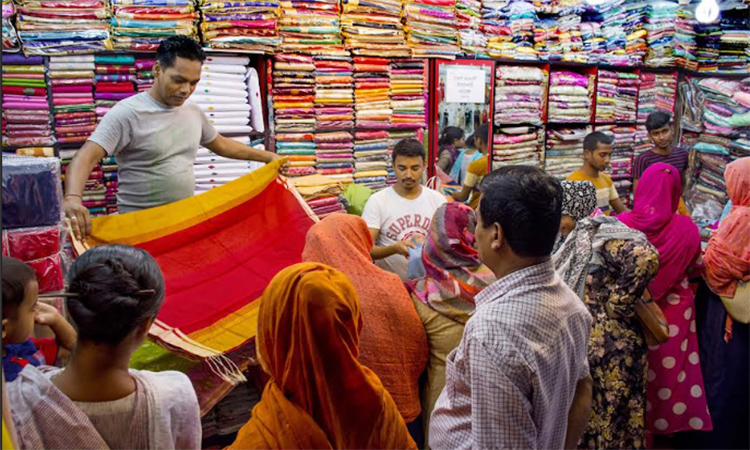 গাইবান্ধায় ঈদের কেনাকাটা জমে উঠেছে 