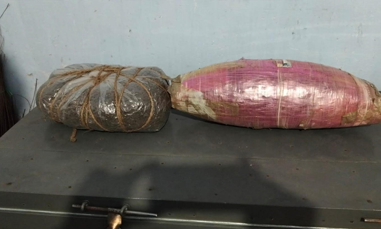 রাজারহাটে আলুর বস্তা থেকে ৯ কেজি গাঁজা উদ্ধার