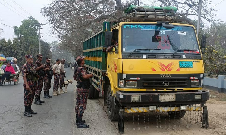 জ্বালানি তেল পাচার রোধে চুয়াডাঙ্গায় বিজিবির তল্লাশি জোরদার 