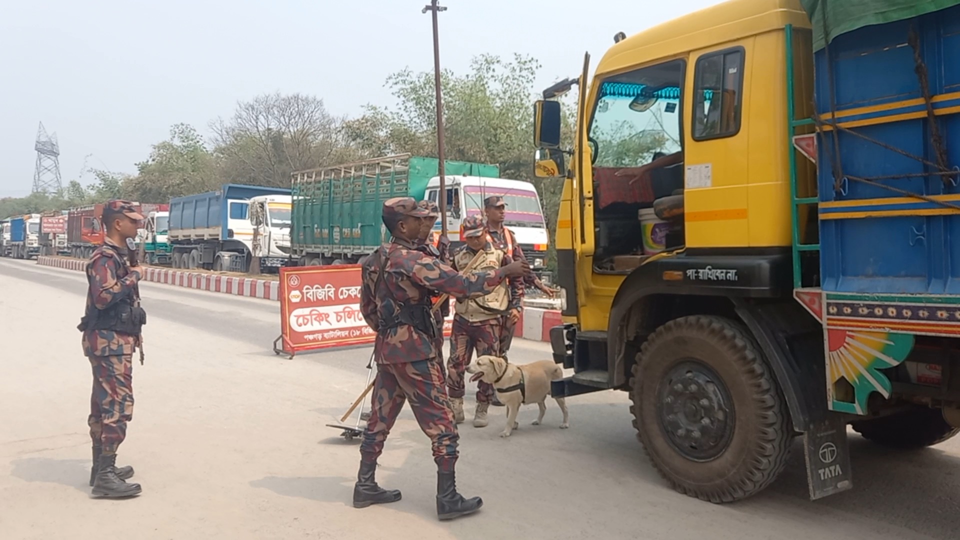 জ্বালানি তেল পাচার রোধে পঞ্চগড় সীমান্তে বিজিবির টহল জোরদার