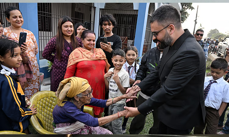 বালেন্দ্র শাহের কাছে নিজ আসনে হারলেন নেপালের সাবেক প্রধানমন্ত্রী