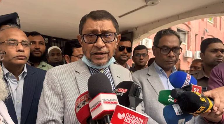 জাতীয় মানসিক স্বাস্থ্য ইনস্টিটিউট পরিদর্শন করলেন স্বাস্থ্যমন্ত্রী ও প্রতিমন্ত্রী 