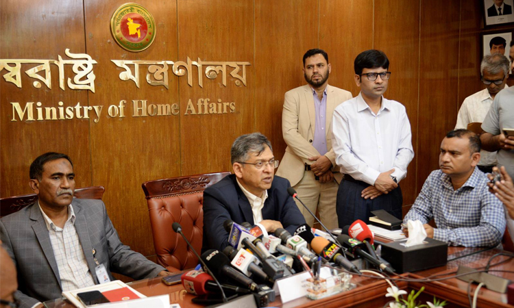 নিরাপদ ঈদ যাত্রা নিশ্চিত করা হবে: স্বরাষ্ট্রমন্ত্রী