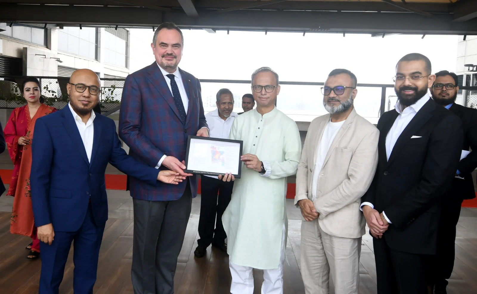 বাণিজ্য ও বিনিয়োগ নিয়ে মার্কিন রাষ্ট্রদূতের সঙ্গে বিজিএমইএ’র বৈঠক