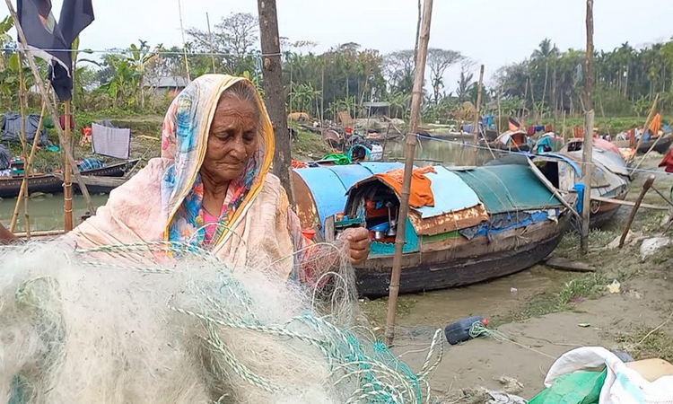 রাষ্ট্রীয় সুবিধা পেতে চান ভোলা উপকূলের নারী জেলে সম্প্রদায়