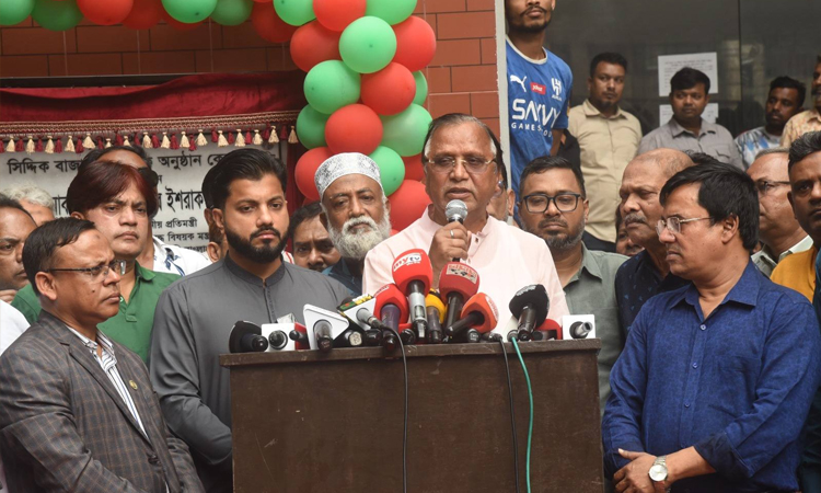 পুরান ঢাকার মানুষের জন্য আধুনিক অবকাঠামো গড়ে তোলা হচ্ছে: ডিএসসিসি প্রশাসক