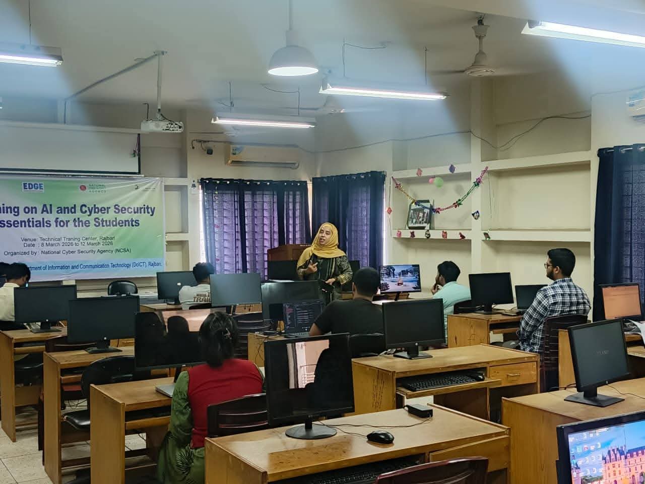 রাজবাড়ীতে পাঁচ দিনব্যাপী প্রযুক্তি নিরাপত্তা বিষয়ক প্রশিক্ষণ শুরু 