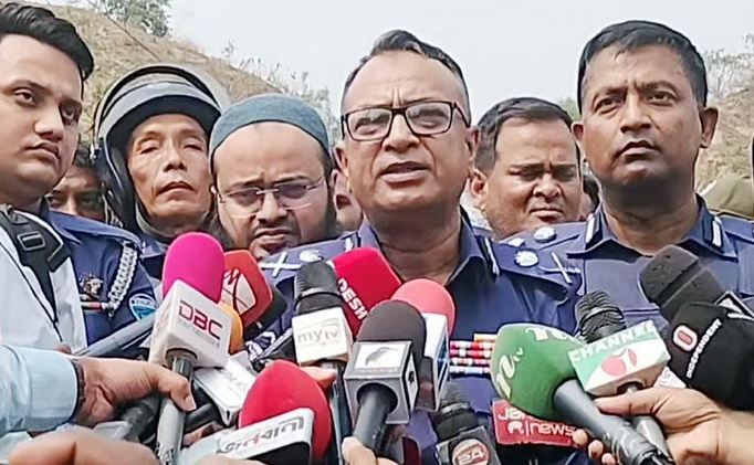 জঙ্গল সলিমপুরে যৌথ বাহিনীর অভিযানে ১৫জন আটক, অস্ত্র উদ্ধার