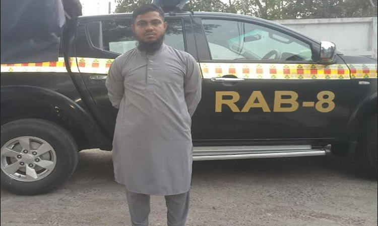 পটুয়াখালীতে র‌্যাবের অভিযানে শীর্ষ সন্ত্রাসী মোল্লা কাউসার গ্রেপ্তার