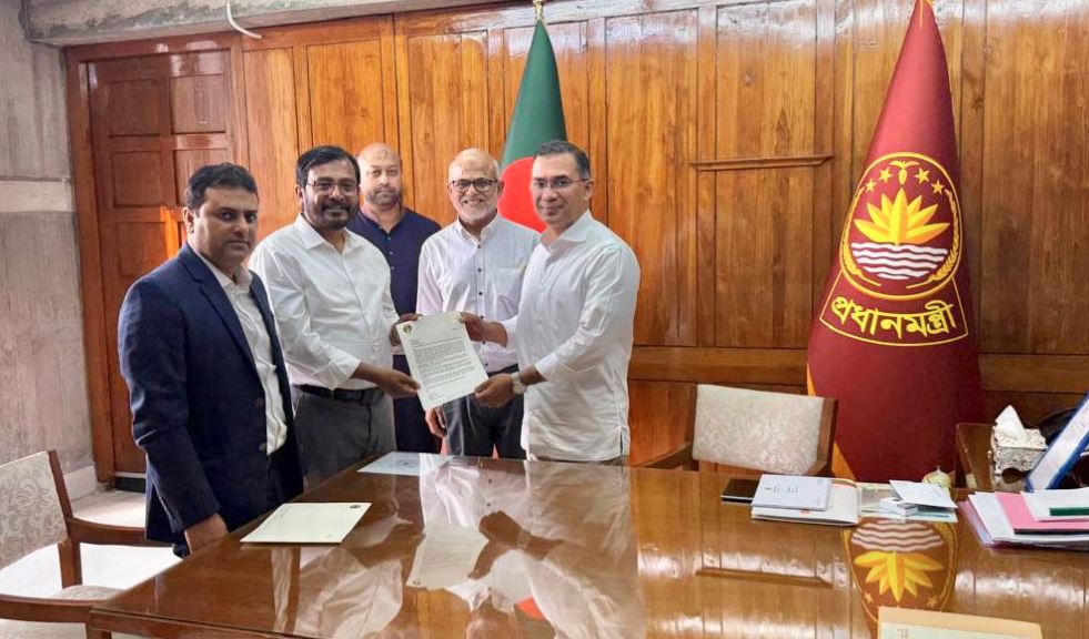 প্রধানমন্ত্রীর সঙ্গে এবি পার্টি’র চেয়ারম্যানের সাক্ষাৎ