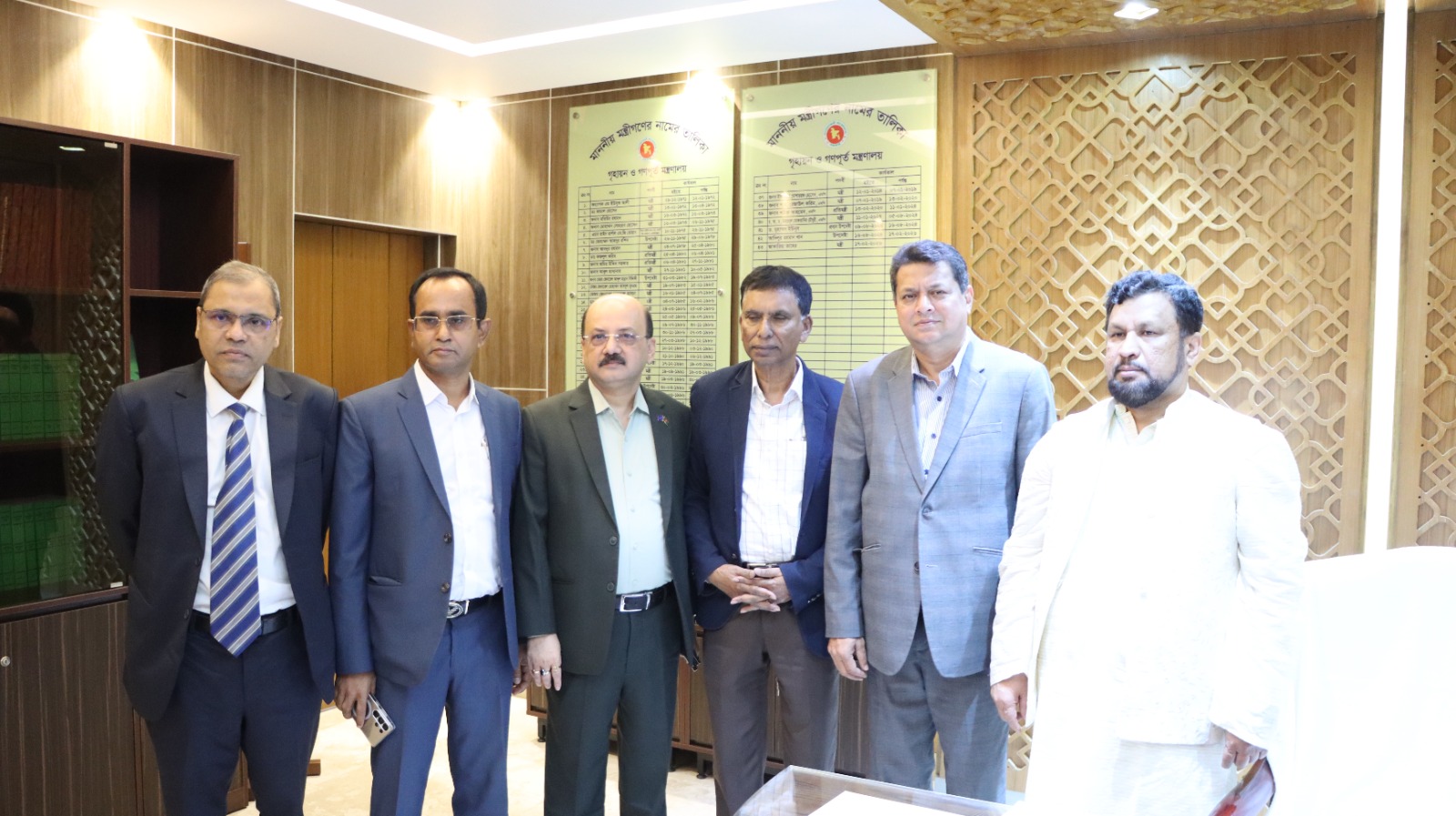 গৃহায়ন ও গণপূর্ত মন্ত্রীর সঙ্গে বিআইপি প্রতিনিধিদলের সৌজন্য সাক্ষাৎ