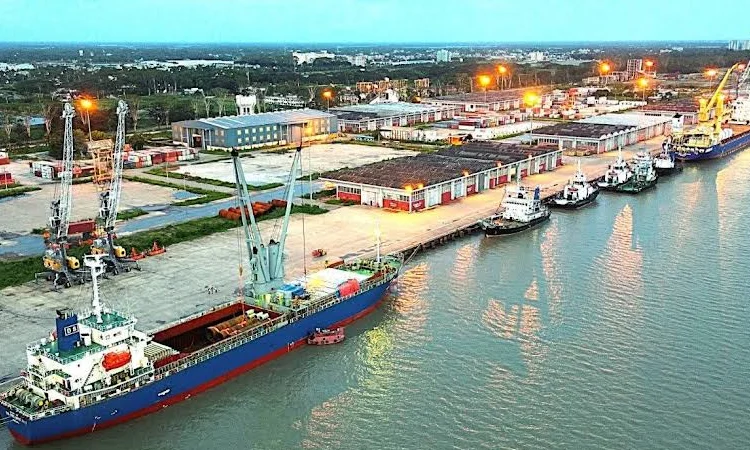 আমেরিকা থেকে ৫৮ হাজার ৪৫৭ মেট্রিক টন গম নিয়ে জাহাজ মোংলা বন্দরে পৌঁছেছে