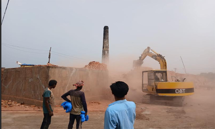 নরসিংদীতে ইটভাটায় অভিযানে জরিমানা