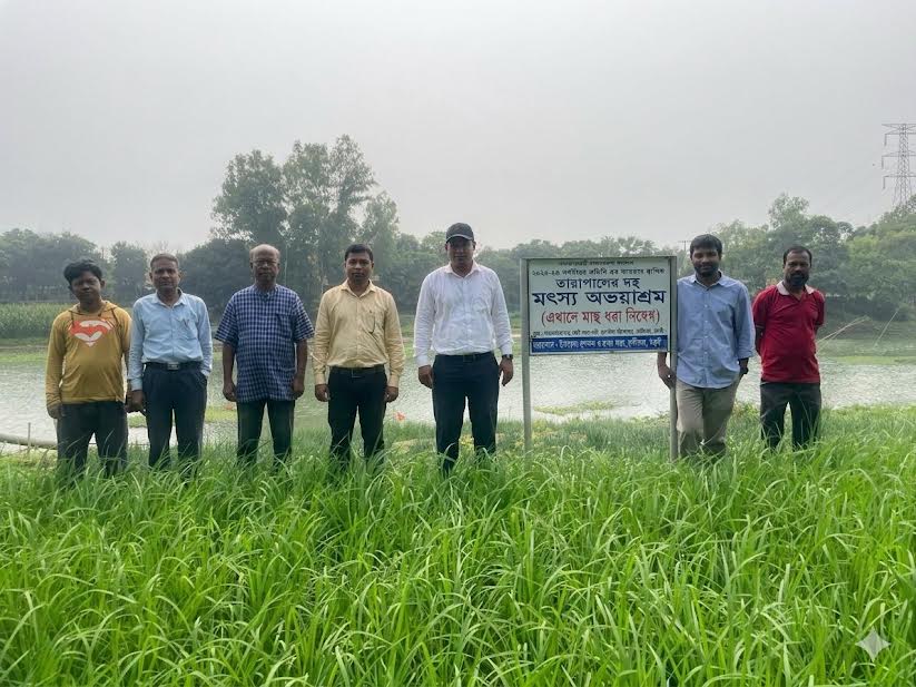 নওগাঁয় অবৈধ জাল পুড়িয়ে মৎস্য অভয়াশ্রম ঘোষণা ইউএনও’র