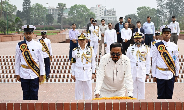জাতীয় স্মৃতিসৌধে স্পিকার ও ডেপুটি স্পিকারের শ্রদ্ধা নিবেদন