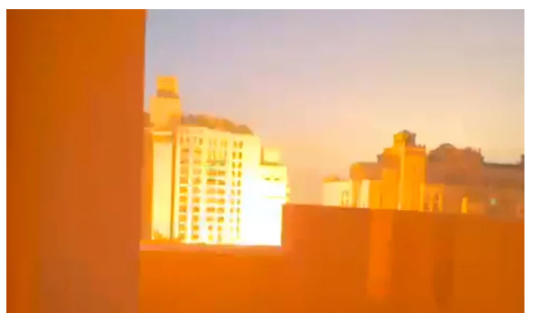 দুবাইয়ের কেন্দ্রে বিস্ফোরণ, আকাশে ধোঁয়ার কুণ্ডলী