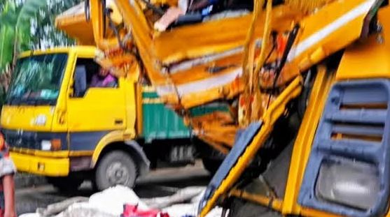 রংপুরে দুটি ট্রাকের সংঘর্ষে ২ চালক নিহত, আহত ৩