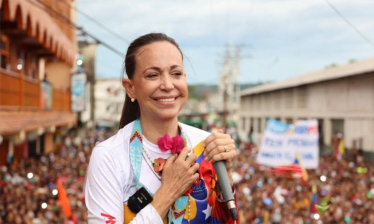 চিলিতে নির্বাসিতদের দেশে ফেরার আহ্বান ভেনেজুয়েলার বিরোধীদলীয় নেতা মাচাদোর