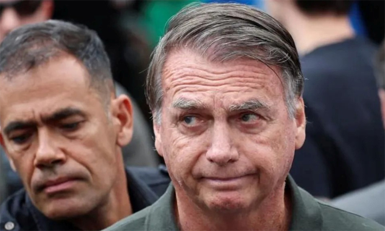 সাবেক ব্রাজিলিয়ান নেতা বোলসোনারো হাসপাতালে : ছেলে