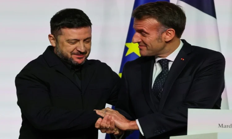 রাশিয়ার ওপর চাপ বাড়ানোর বিষয়ে মাখোঁর সঙ্গে জেলেনস্কির বৈঠক