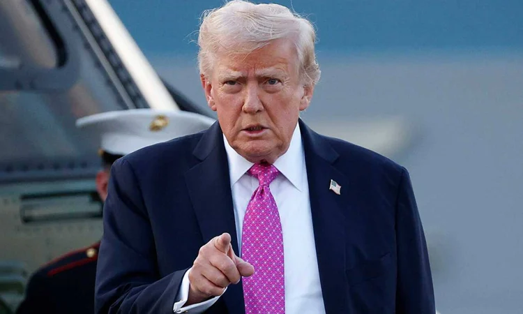 ইরান যুদ্ধ দীর্ঘায়িত হওয়ায় বিপাকে যুক্তরাষ্ট্র: উত্তরণের পথ খুঁজছেন ট্রাম্প