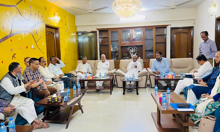 শ্রমিকদের বেতন-বোনাস ঈদের ছুটির আগেই পরিশোধের নির্দেশ শ্রম মন্ত্রীর