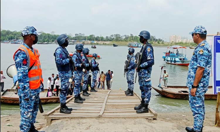 ঈদে নৌপথে নিরাপত্তা জোরদার করেছে কোস্ট গার্ড পশ্চিম জোন