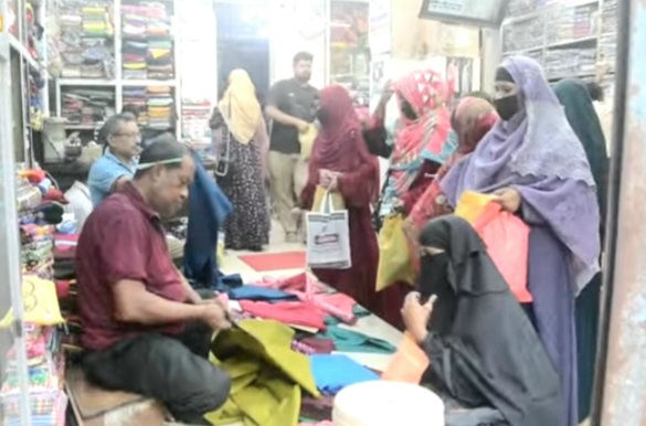 ভোলায় ঈদের বাজারে কেনাকাটায় উৎসবের রঙ্গ লেগেছে