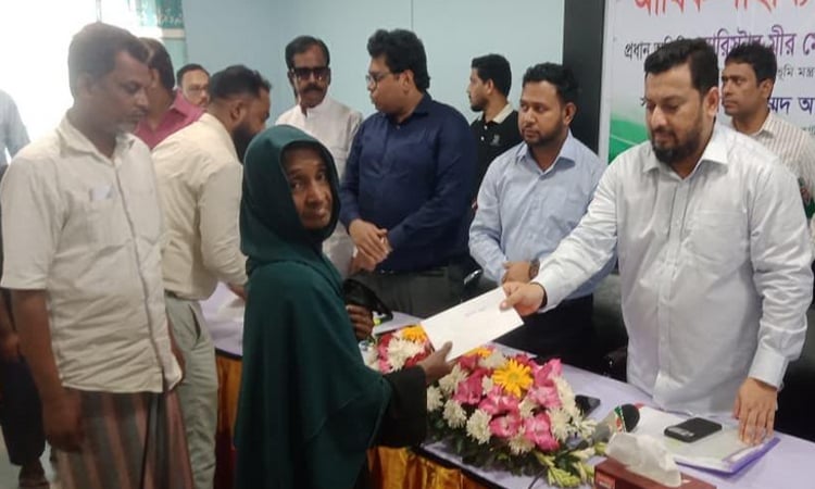 শপথ গ্রহণের একমাসের মধ্যেই প্রধানমন্ত্রী প্রতিশ্রুতি বাস্তবায়ন শুরু করেছেন : মীর হেলাল