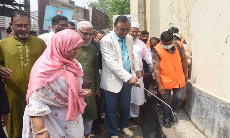 ধলপুরে ডিএসসিসির বিশেষ পরিচ্ছন্নতা অভিযান, আধুনিক যানবাহন হস্তান্তর