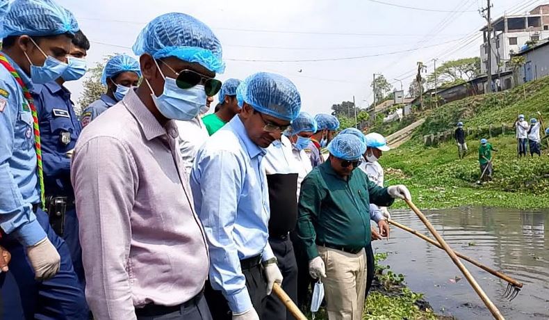 রাজগঞ্জে ডেঙ্গু প্রতিরোধে পরিছন্নতা কর্মসূচি 