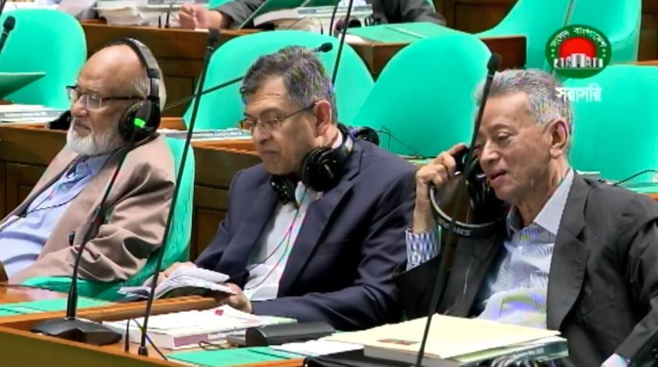 গণভোটের রায় বাস্তবায়ন করার আগে সংবিধানে সংশোধন আনতে হবে : স্বরাষ্ট্রমন্ত্রী