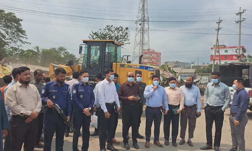 কুমিল্লায় ঢাকা- চট্টগ্রাম মহাসড়কে শতাধিক অবৈধ স্থাপনা উচ্ছেদ