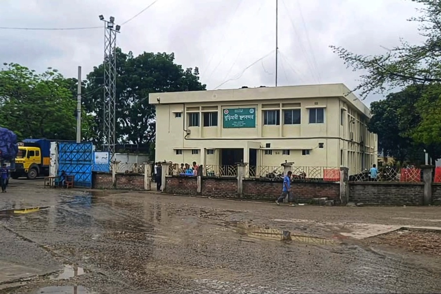 ঈদুল ফিতর উপলক্ষ্যে বুড়িমারী স্থলবন্দরে ১১ দিন আমদানি-রপ্তানি বন্ধ