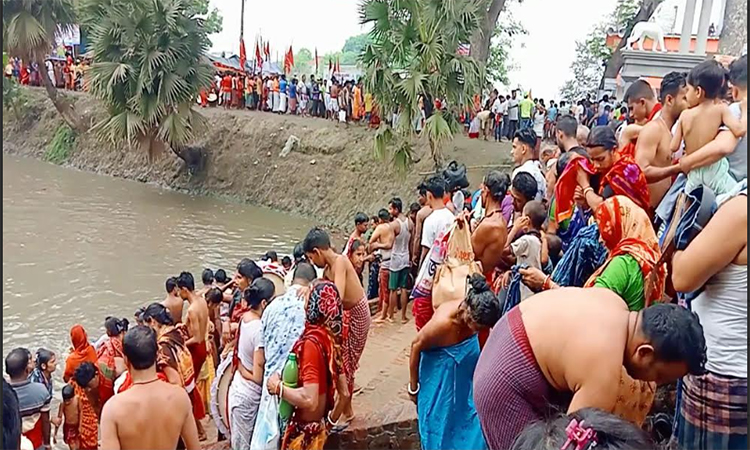 গোপালগঞ্জে শুরু হয়েছে স্নানোৎসব ও বারুণী মেলা