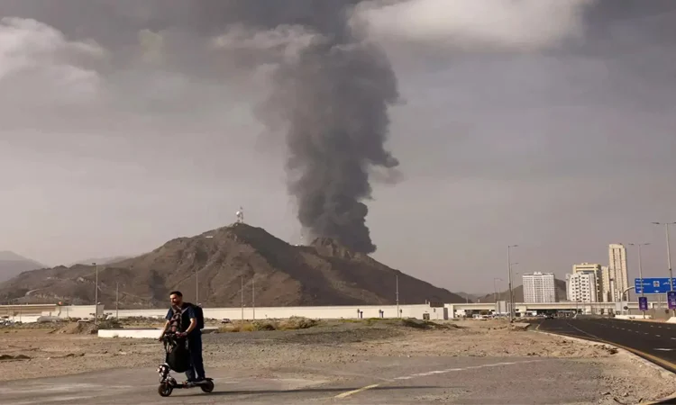 মধ্যরাত থেকে ৬০টিরও বেশি ড্রোন প্রতিহত করার দাবি সৌদি আরবের