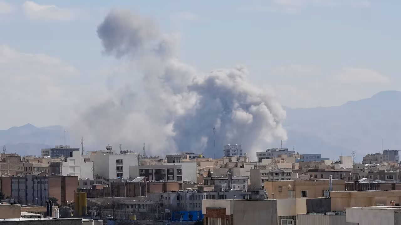 বিস্ফোরণে কেঁপে উঠল ইরানের রাজধানী