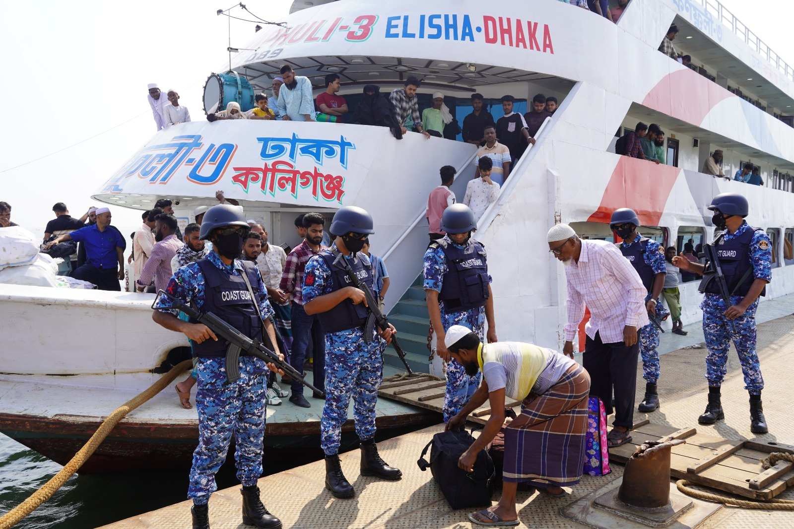 ঈদে নৌপথে সার্বিক নিরাপত্তায় কোস্ট গার্ড
